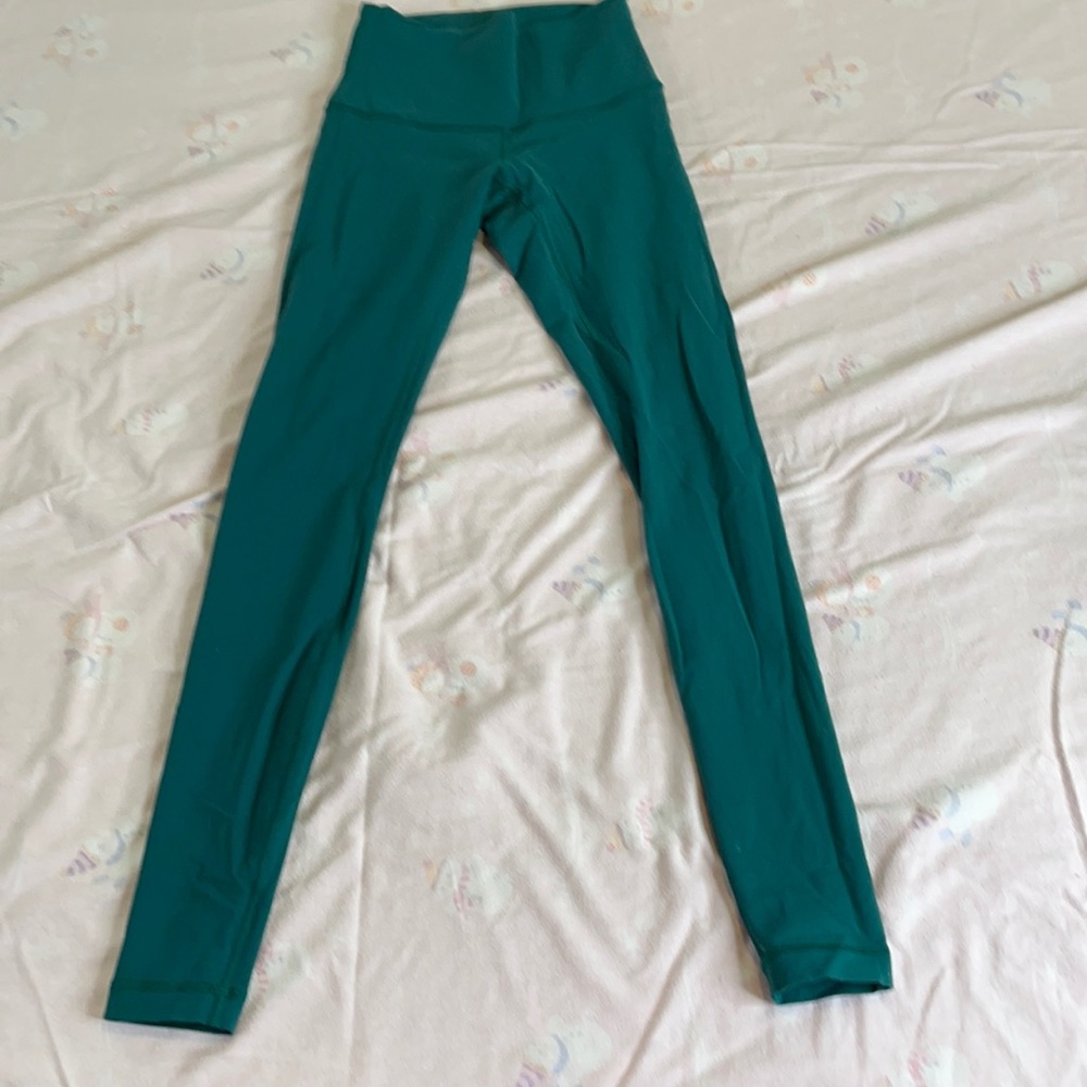 Green lululemon wonder under leggings
